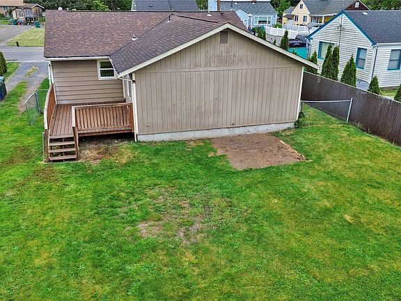 3rd image of 1083 Alder Street