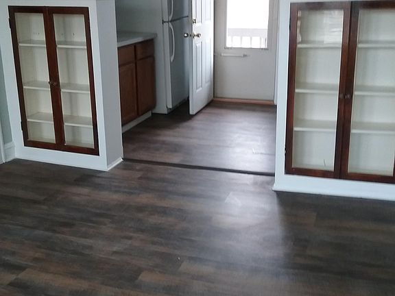 5th image of 2445 Birdsall St APT 10