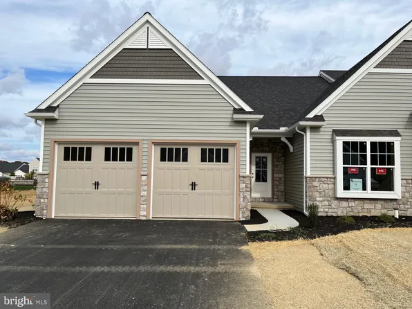 389 Autumn Harvest Ln #9, Lititz, PA 17543