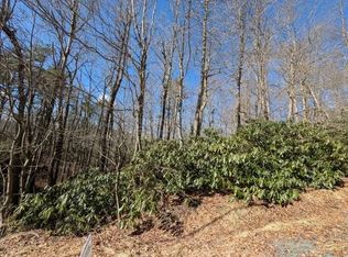 1227 Hunter Ln, Long Pond, PA 18334