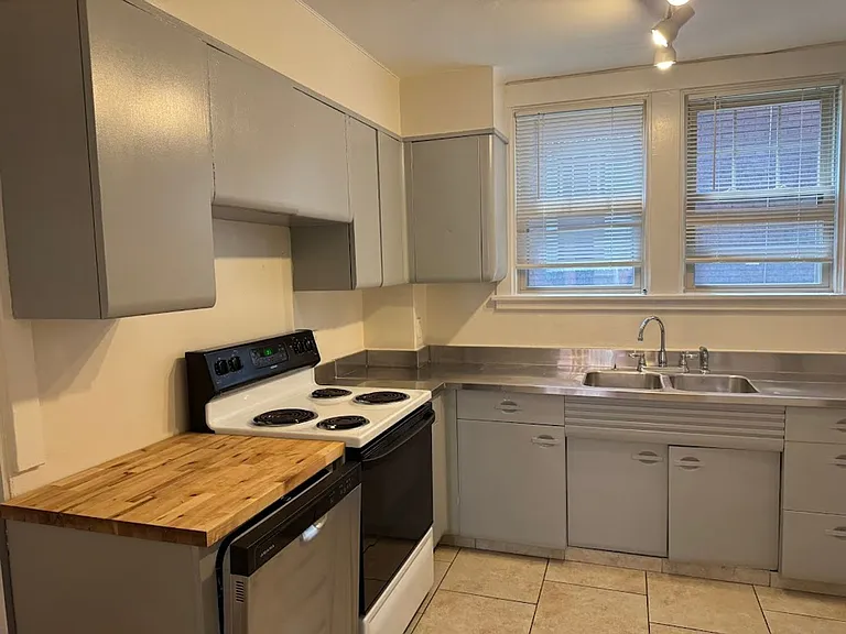 1331 Shady Ave — Photo 23