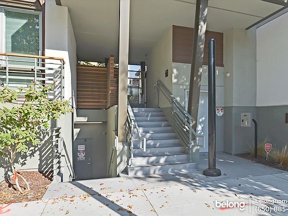 5th image of 329 Fuller St