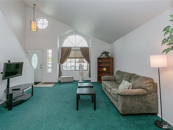 2nd image of 422 White Dr