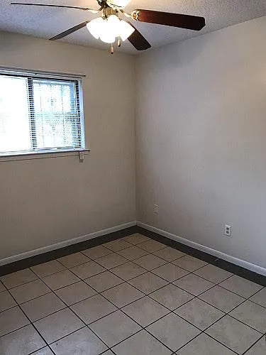 3 bed, $1,395 — Photo 3