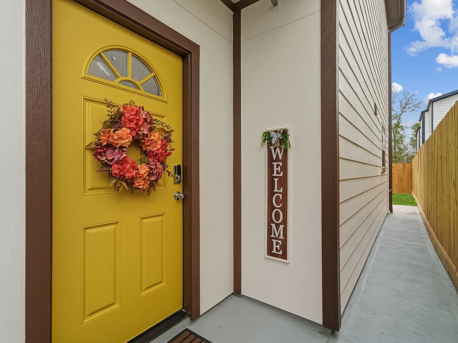 2 bed, 2.5 bath, 1584 sqft, $2,395 — Photo 3