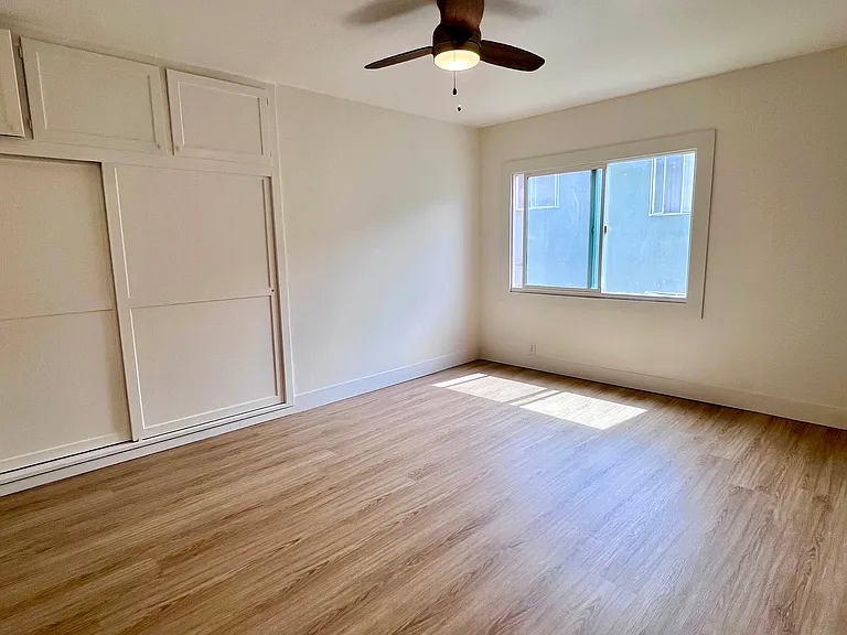 1670 Amberwood Dr #B — Photo 12