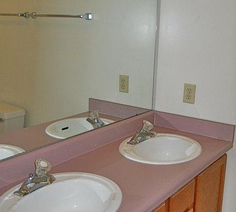 MBR en-suite bathroom