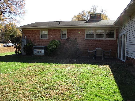 4th image of 1907 Robinhood Dr