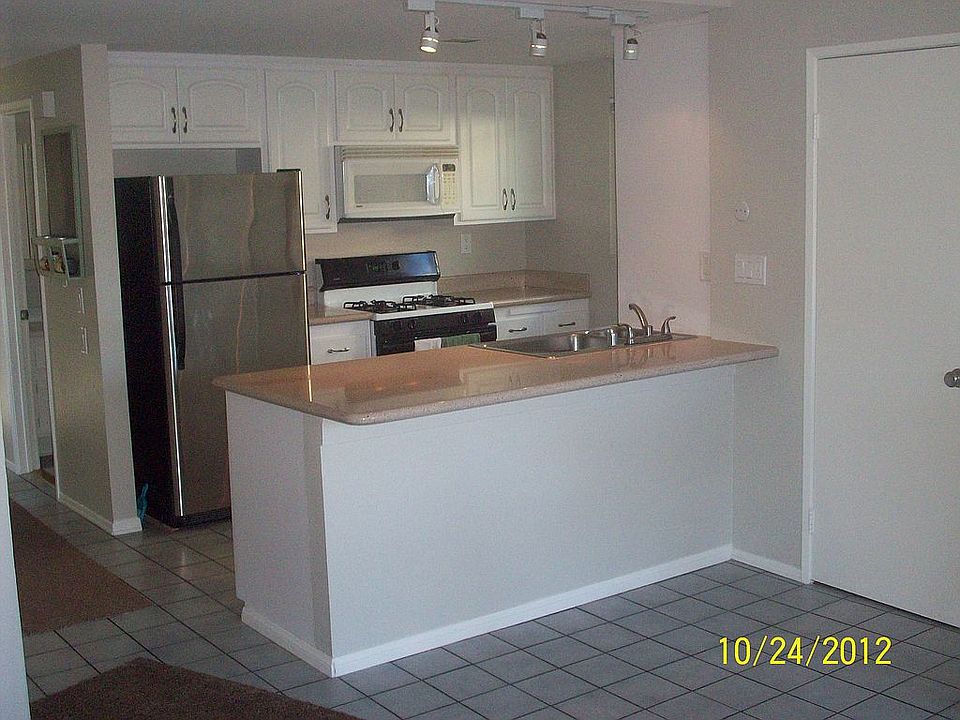 1st image of 207 Colton St #B