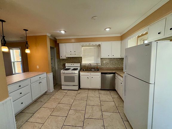 4th image of 709 Caswell St