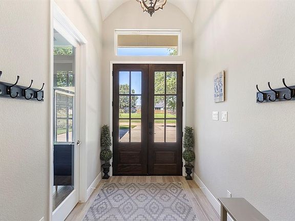 4th image of 103 Wyndemere Drive