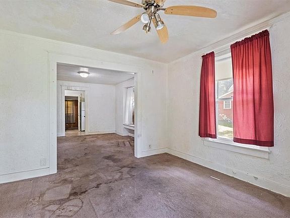 4th image of 4425 Park Ave