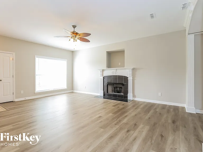 1934 Shafer Dr — Photo 3