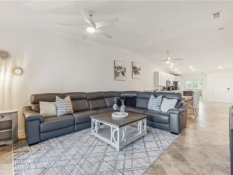 43051 Greenway Blvd #822 — Photo 4