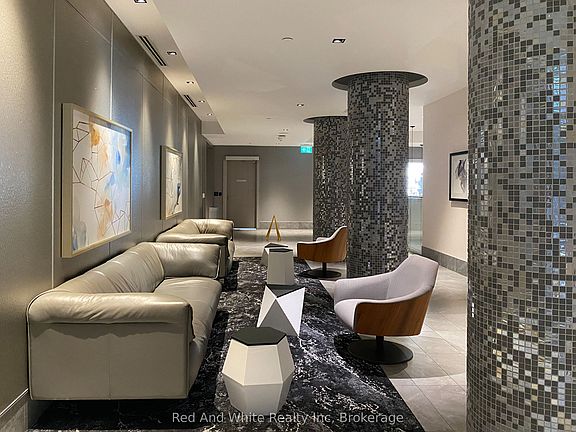 4th image of 50 Wellesley St E #3207