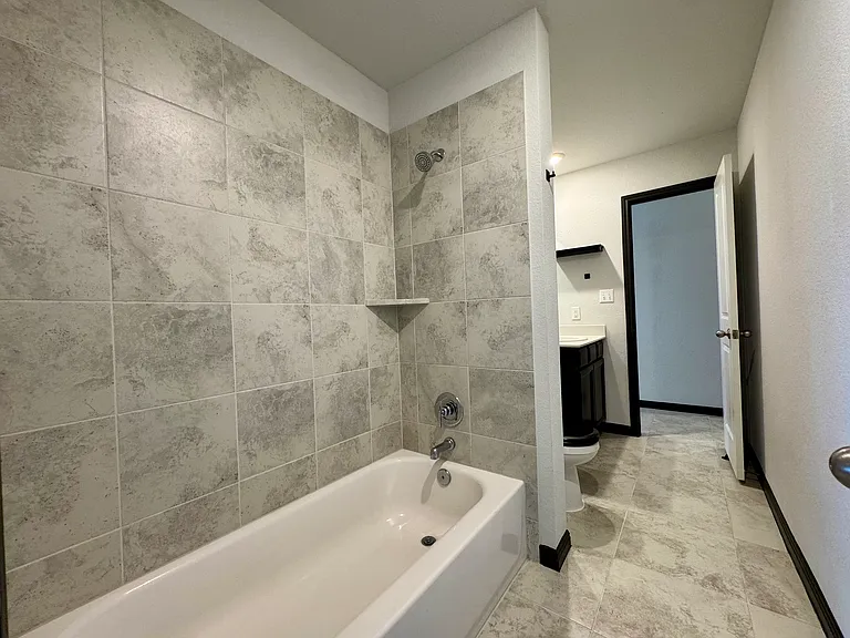 160 Sun Ray Dr — Photo 13