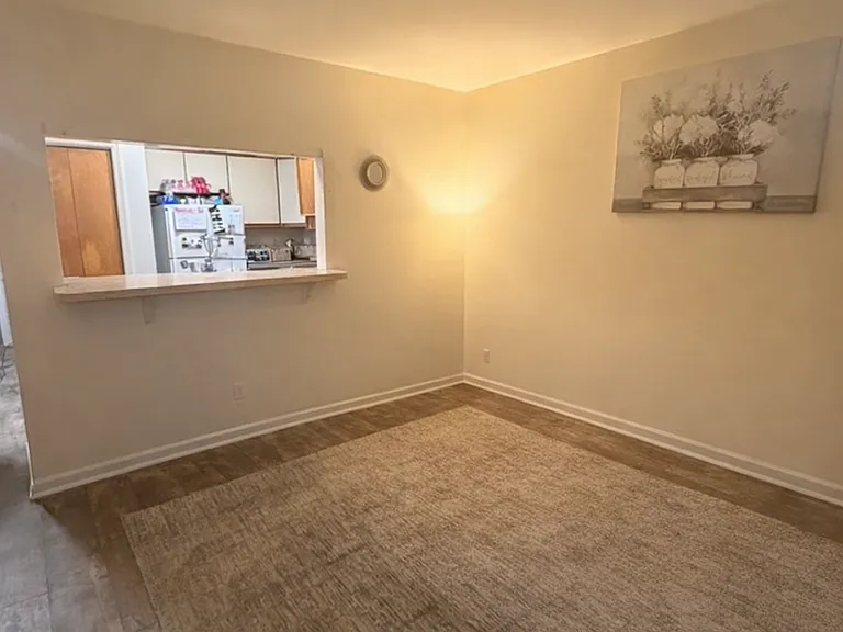 31 Railroad St #5 — Photo 2