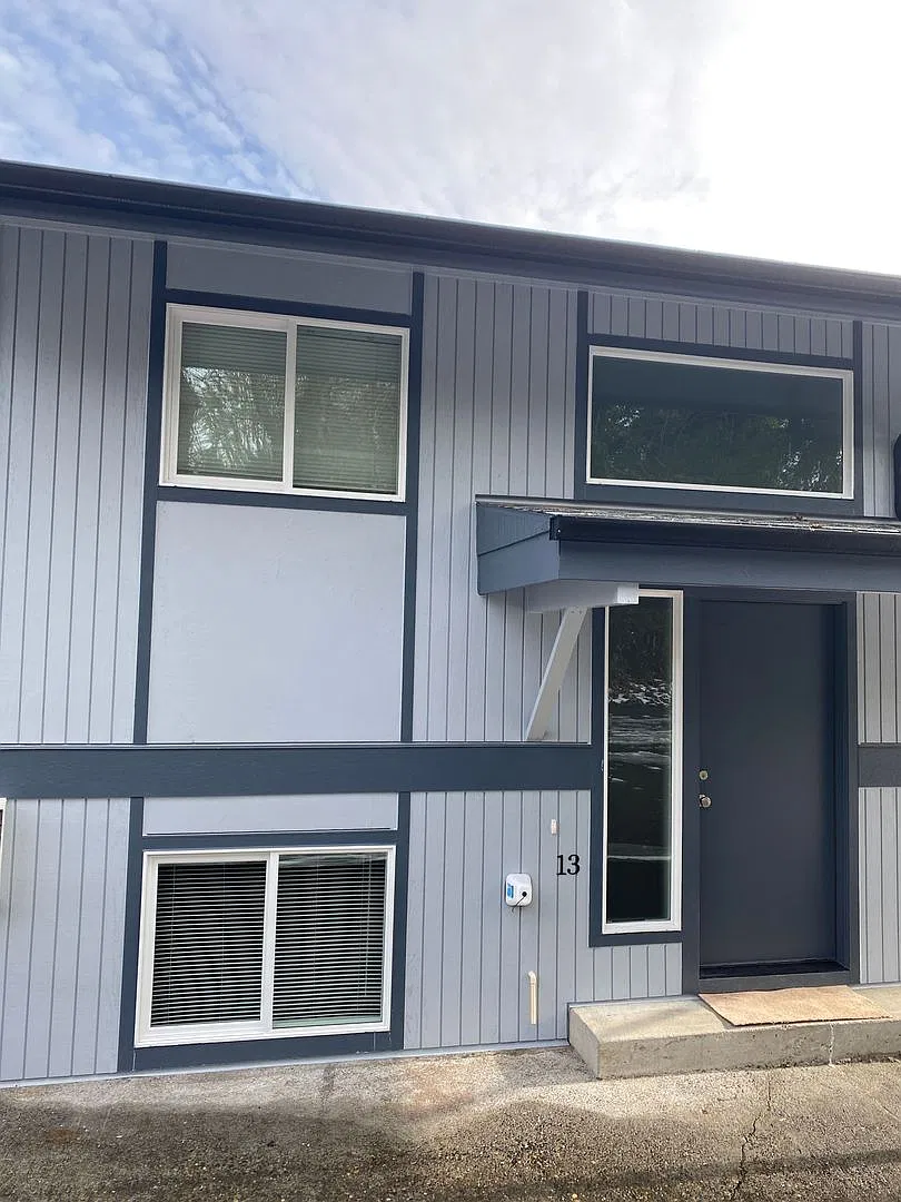 111 Beacon Hill Dr — Photo 1