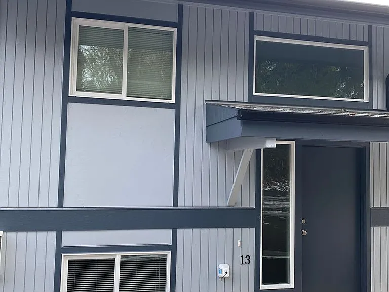 111 Beacon Hill Dr — Photo 1