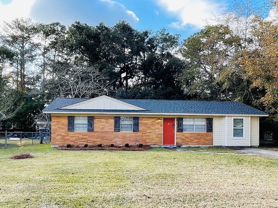 1st image of 816 Essex Dr