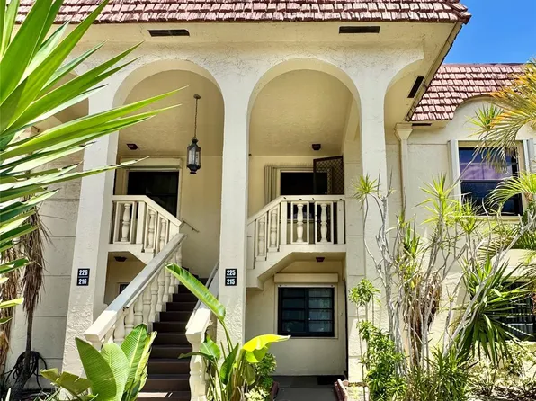 138 S Cypress Road #215, Pompano Beach, FL 33060