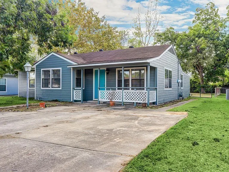 1236 San Felipe St — Photo 1