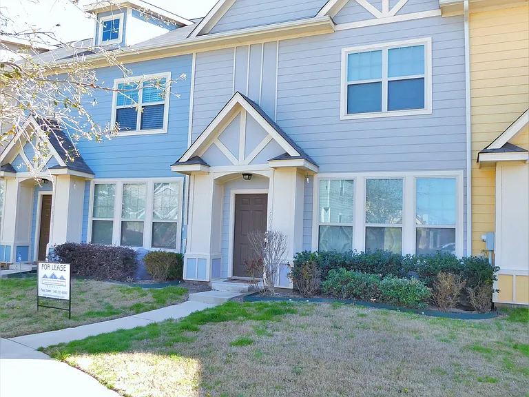 5404 Dolores Pl — Photo 2