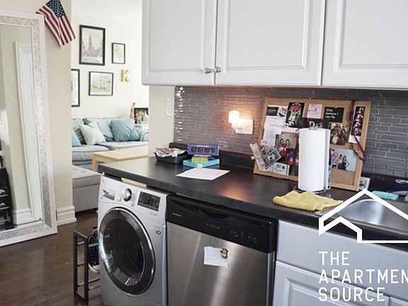 2nd image of 3825 N Greenview Ave #3W
