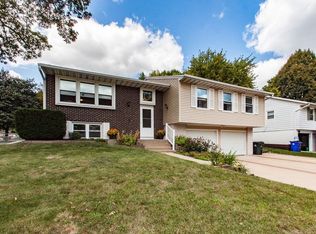 150 Brentwood Dr NE, Cedar Rapids, IA 52402