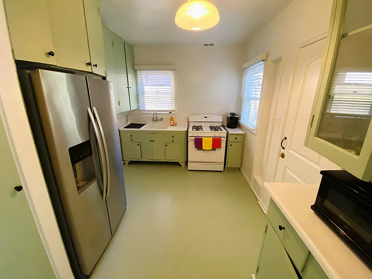 7417 Fountain Ave — Photo 6