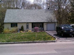 221 Floyd Rd, Shirley, NY 11967