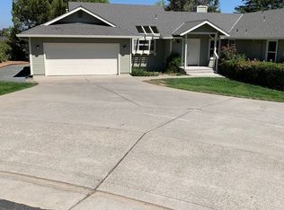 11240 Mountain View Ct, Auburn, CA 95602