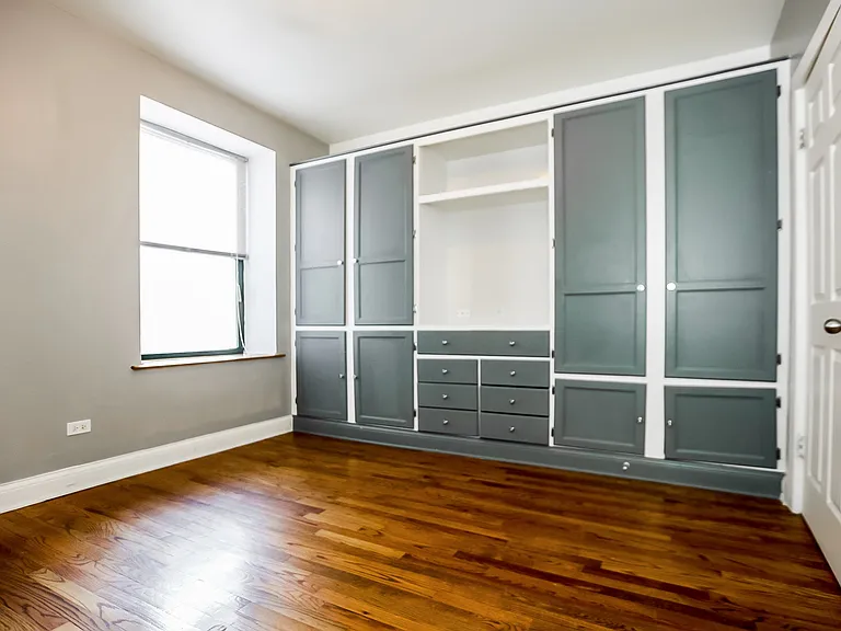 7211 S Yates Blvd #1B — Photo 13