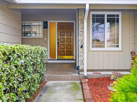 4th image of 1434 Bryan Ave