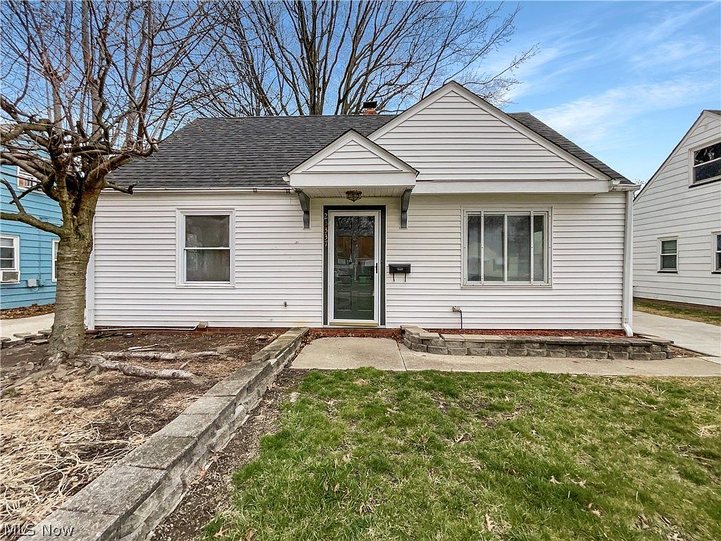 mo★ 23337 Roger Dr, Euclid, OH 44123 | Zillow