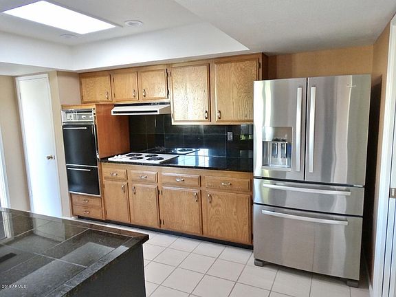 5th image of 10430 W Camelot Cir