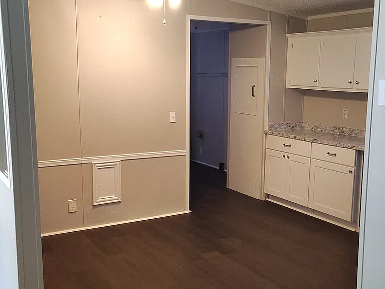 25051 Twin Oaks Dr — Photo 3