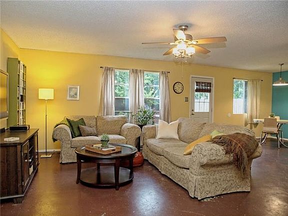 3rd image of 2003 Greenhill Dr