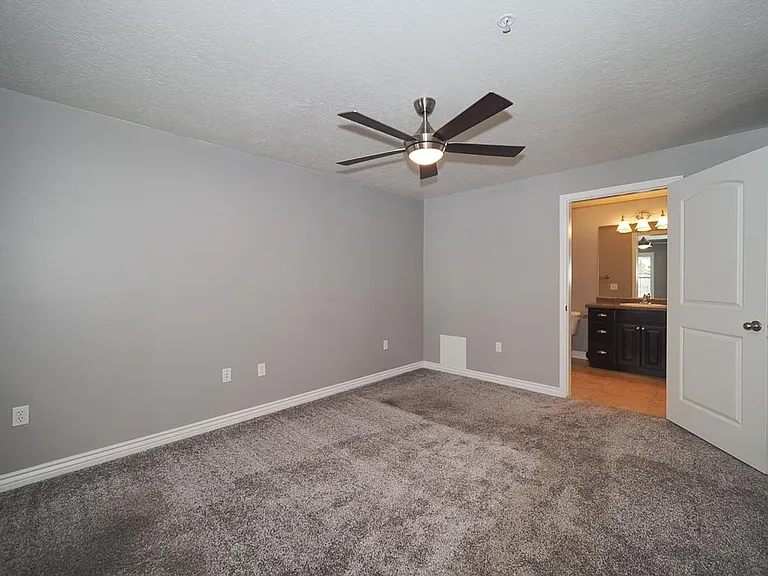 11776 S Grandville Ave #104 — Photo 15