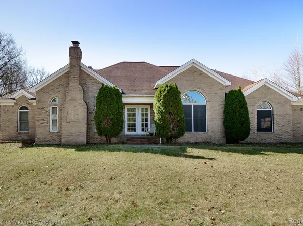 46901 Executive Dr, Belleville, MI 48111