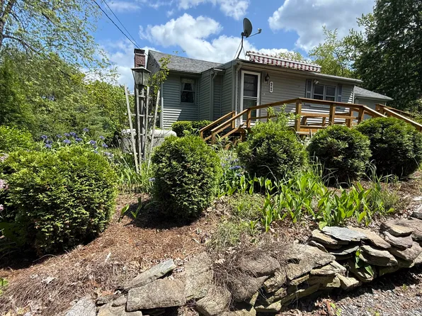 22 Sand Hill Road, Wiscasset, ME 04578