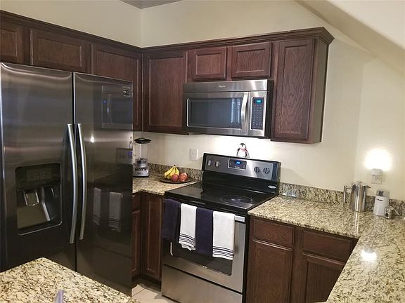 4th image of 1573 Cozy Dr