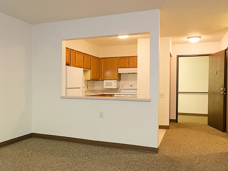 1119 Roseland Dr — Photo 24