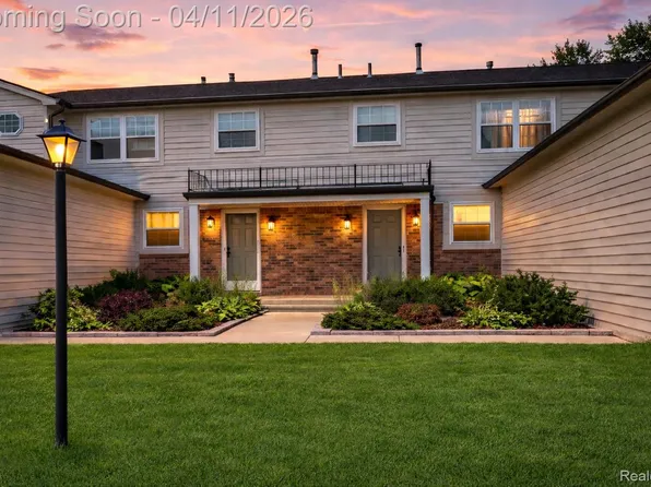 24615 Park Terrace Dr, Harrison Township, MI 48045