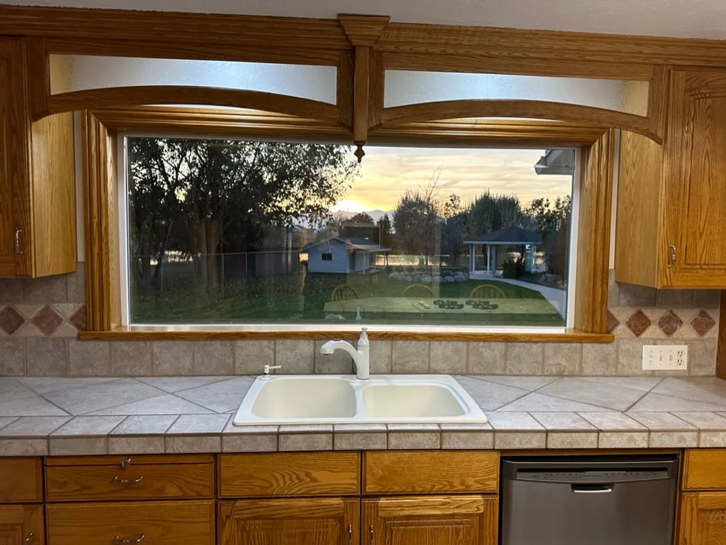 3bd 3bth Home-1 Acre on the Water! — Photo 3