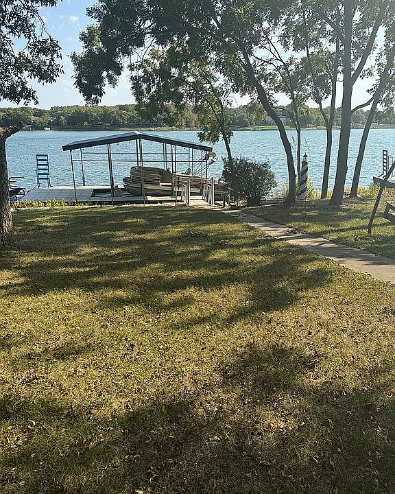 1st image of 30 Lakeview Ln