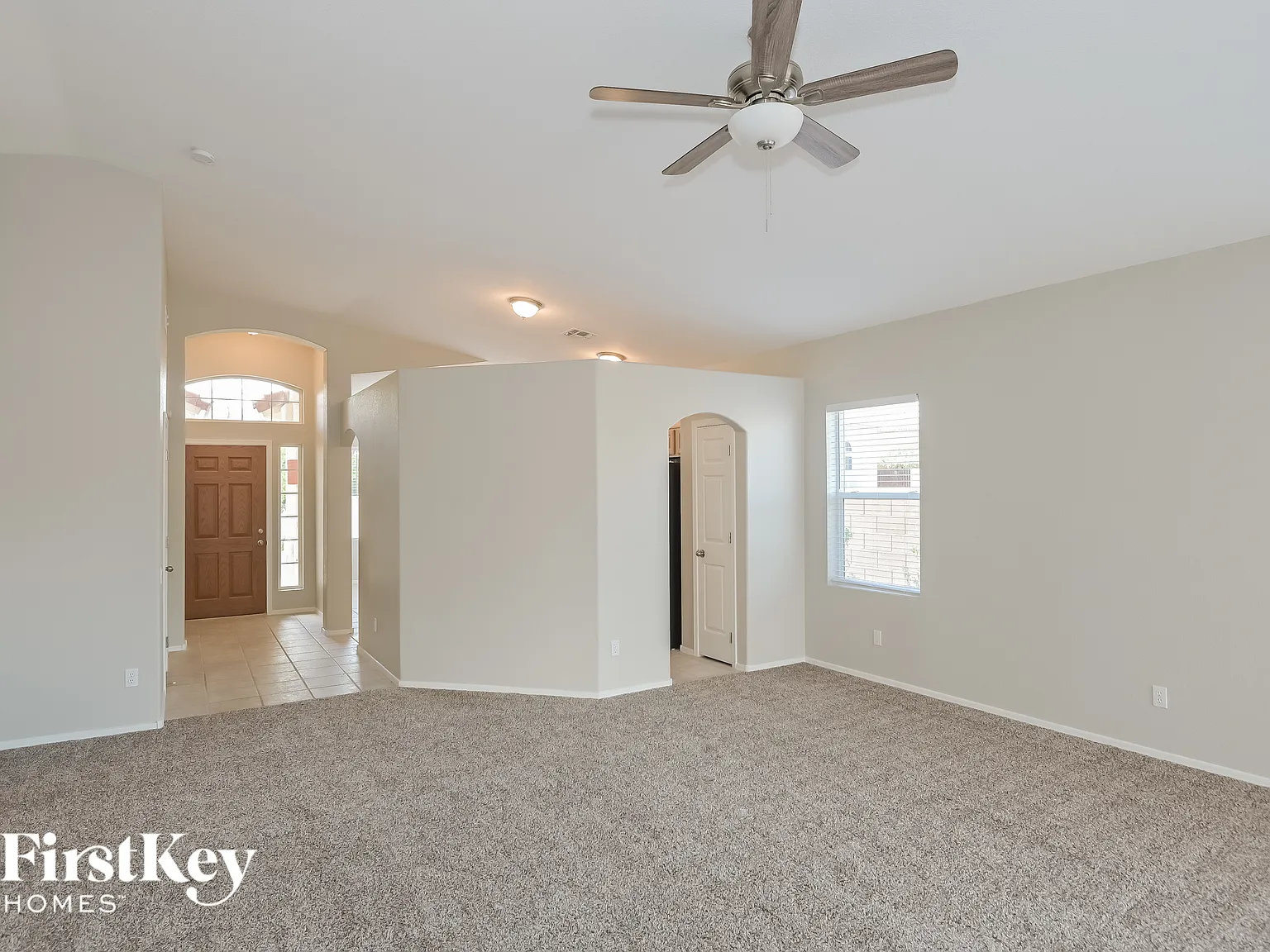 3 bed, 2.0 bath, 1524 sqft, $2,355 — Photo 2