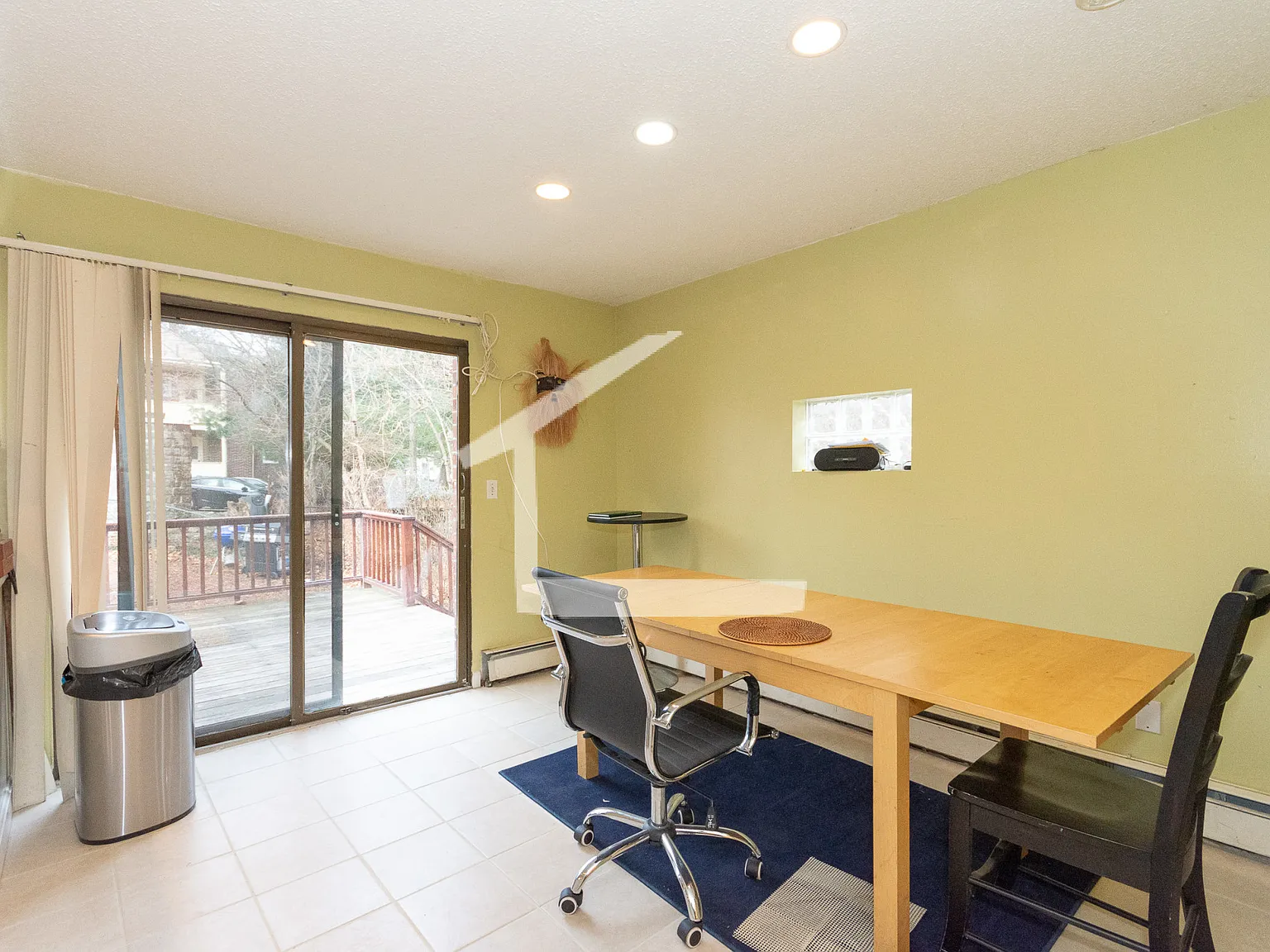 5 bed, 1700 sqft, $6,800 — Photo 2
