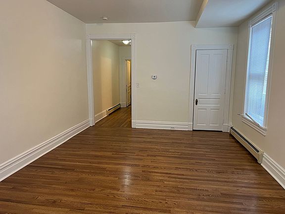 4th image of 527-531 Linden St #2