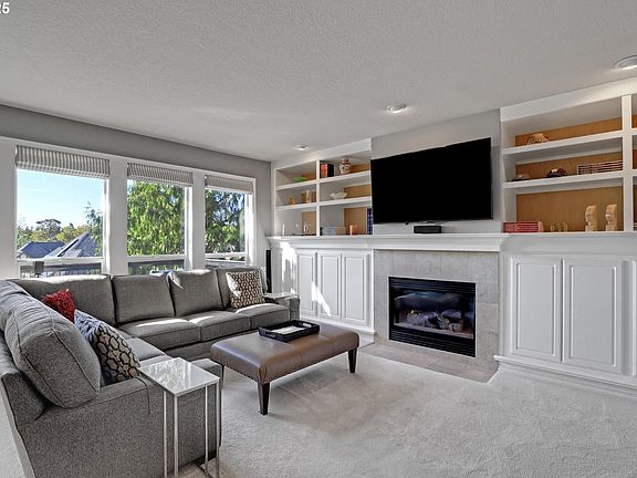 2nd image of 10156 NW Fleetwood Dr